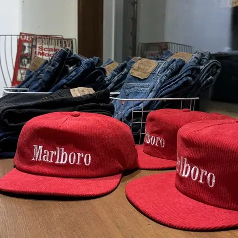 Marlboro 코듀로이 레드캡