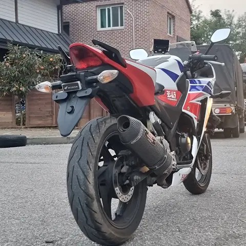 cbr300r 15년식 요시무라 풀배기 구변완료 관리잘된 차량 판매합니다